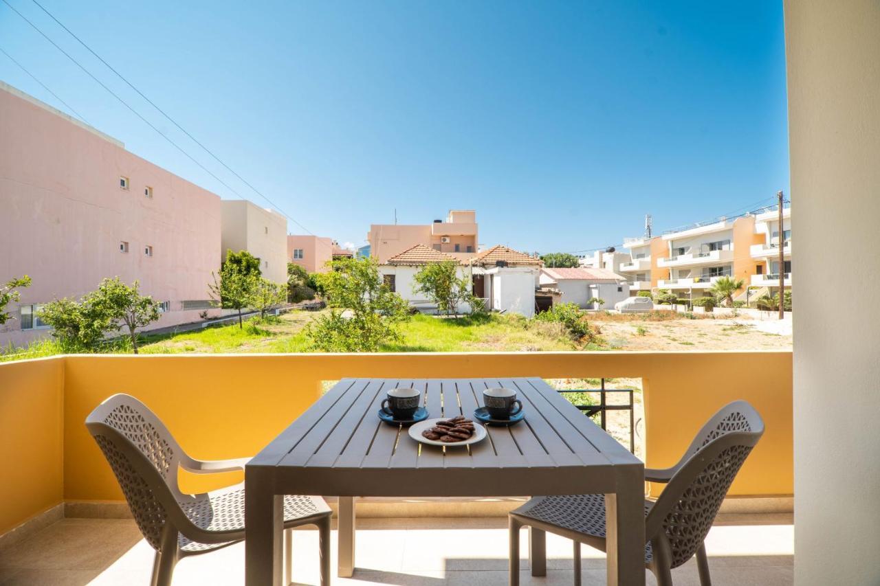 Manos Beachside Apartments Agia Marina  Luaran gambar