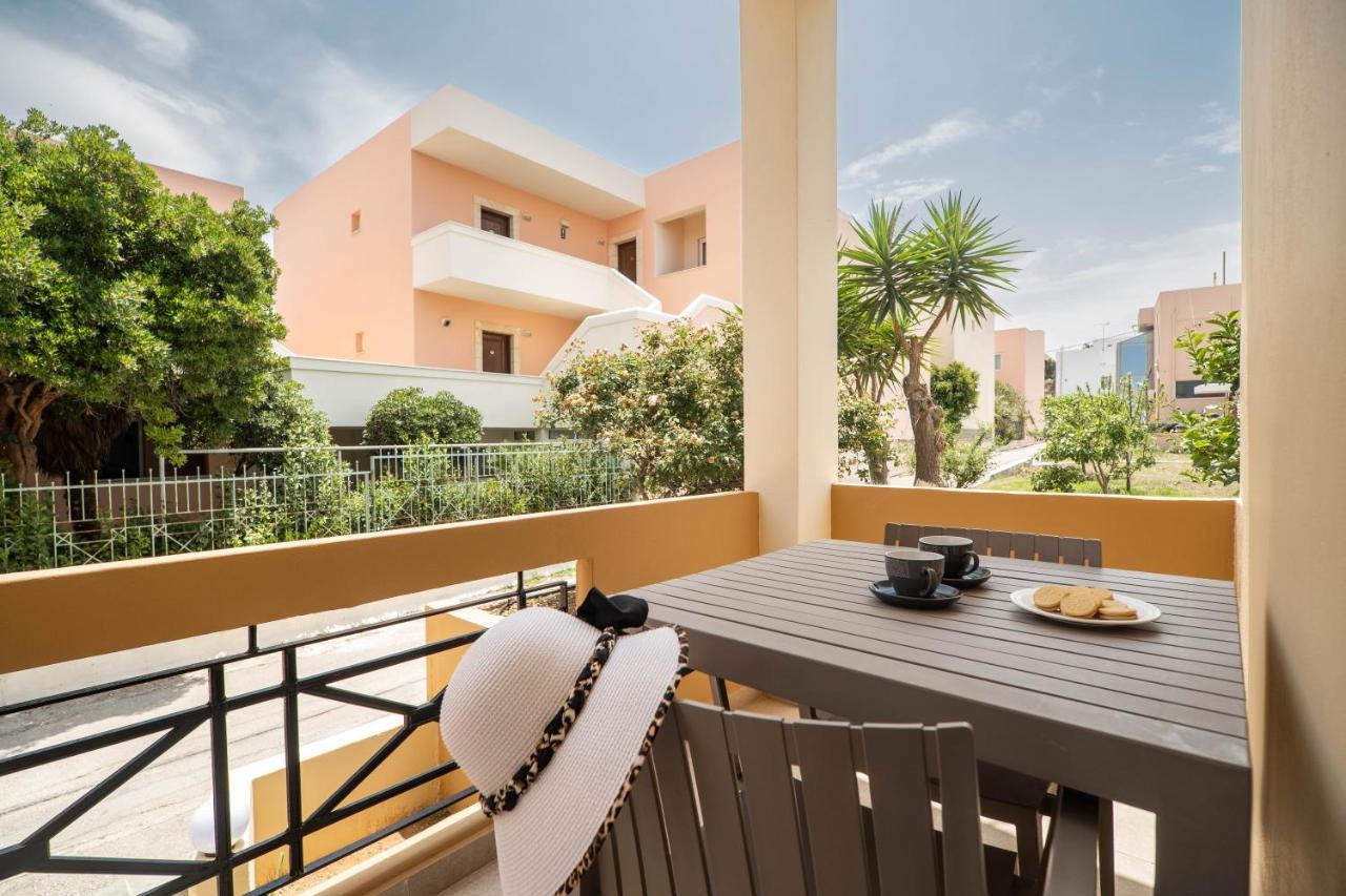 Manos Beachside Apartments Agia Marina  Luaran gambar