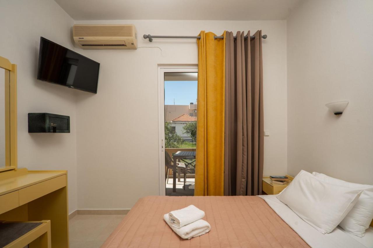 Manos Beachside Apartments Agia Marina  Luaran gambar