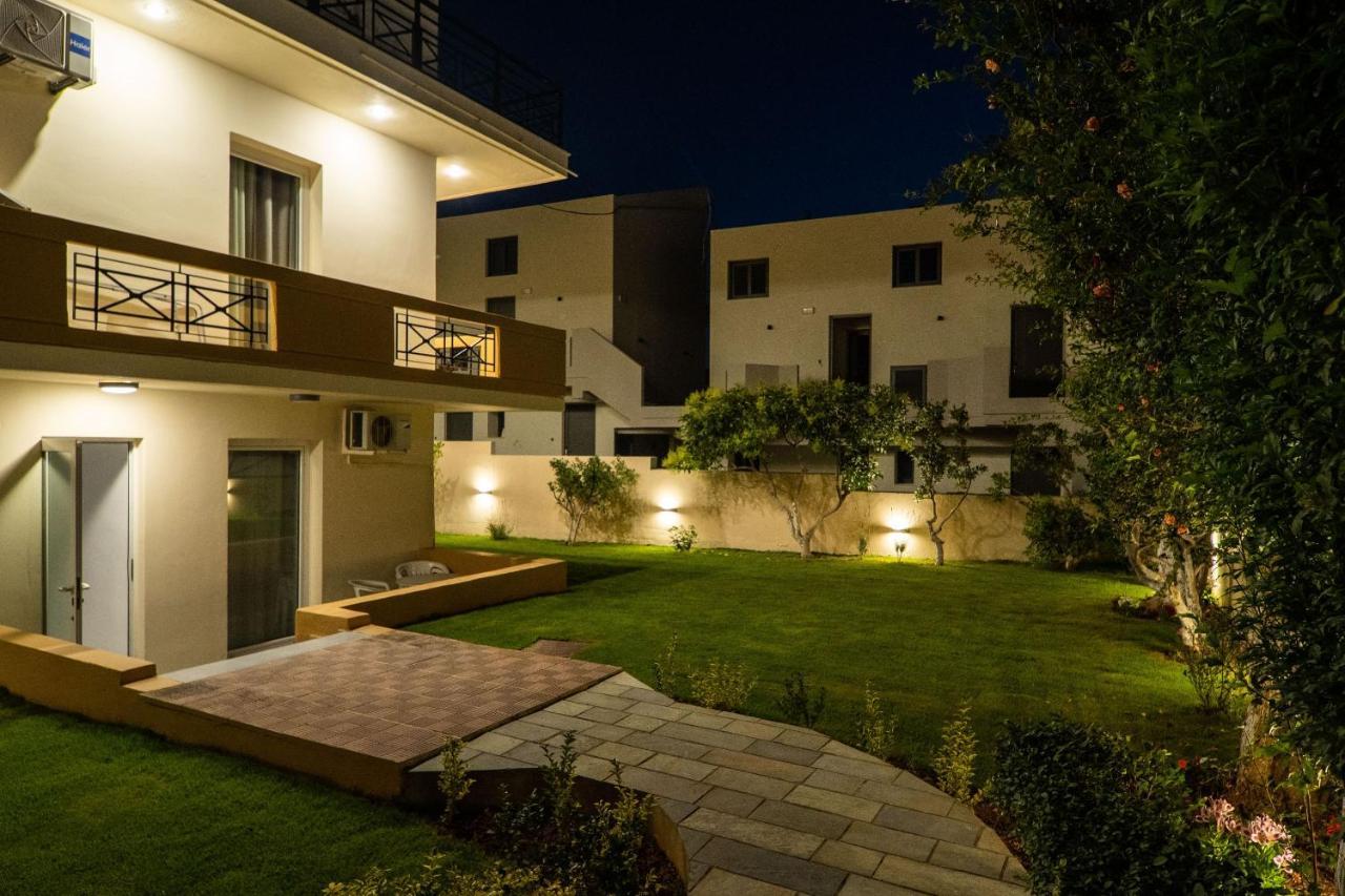 Manos Beachside Apartments Agia Marina  Luaran gambar