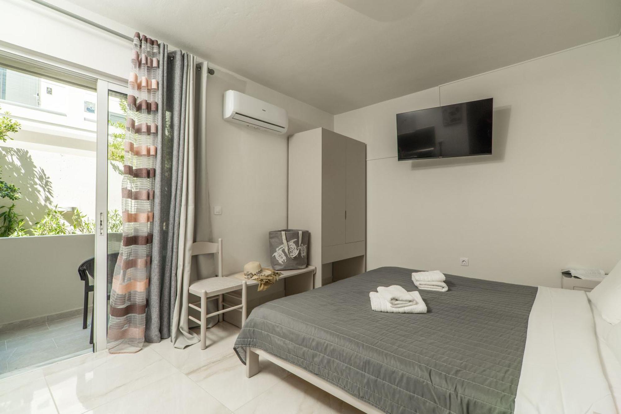Manos Beachside Apartments Agia Marina  Luaran gambar