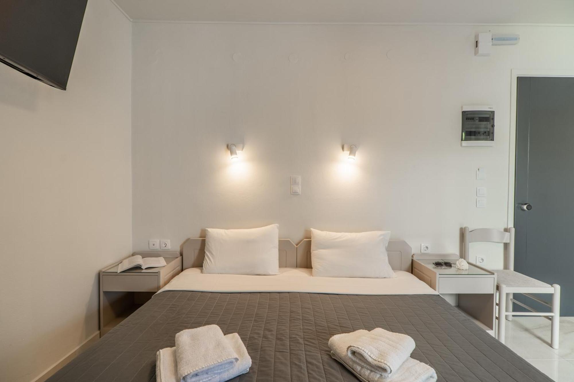 Manos Beachside Apartments Agia Marina  Bilik gambar