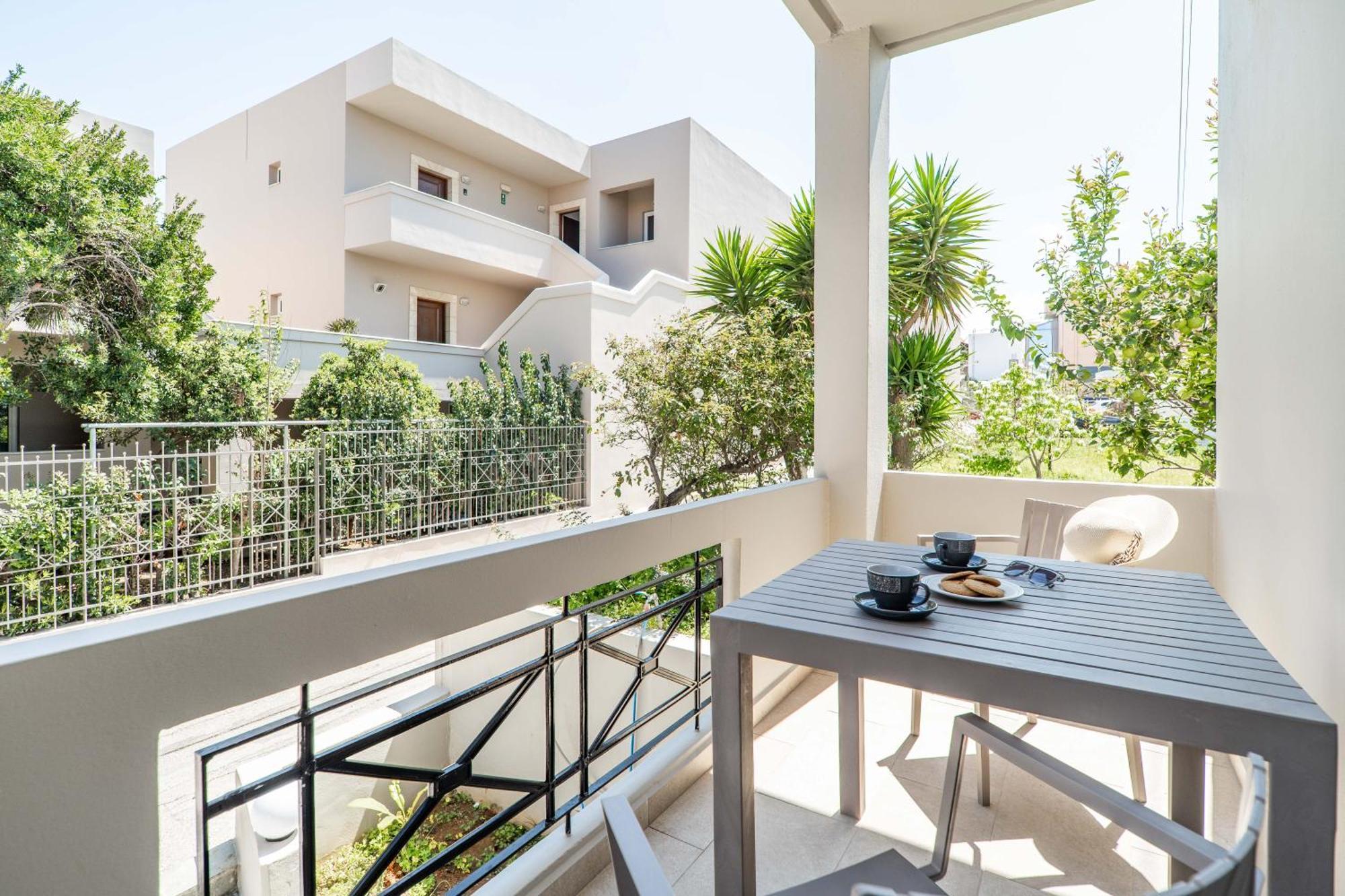 Manos Beachside Apartments Agia Marina  Bilik gambar
