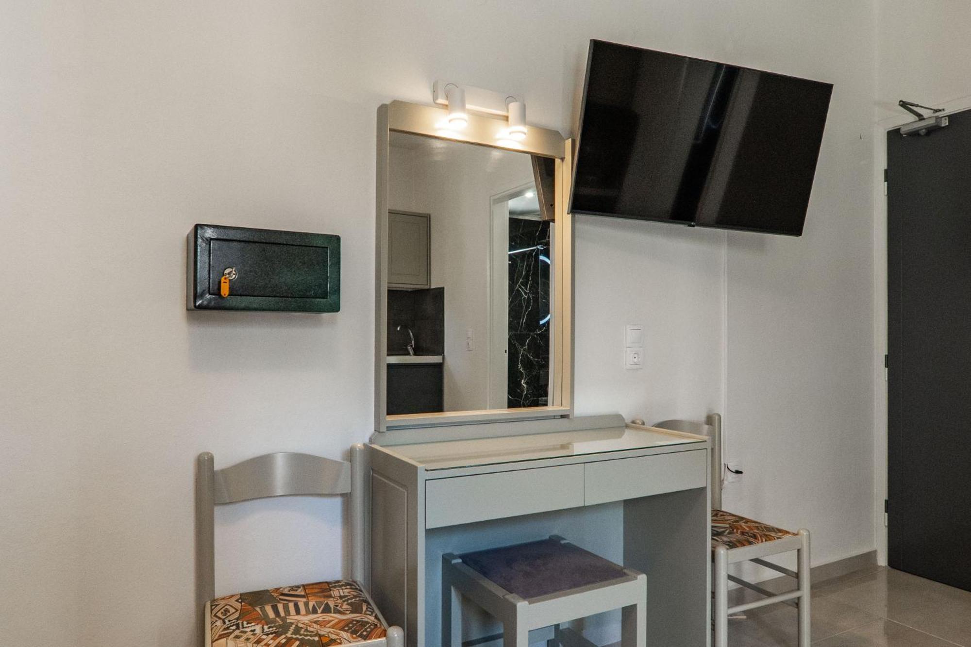 Manos Beachside Apartments Agia Marina  Bilik gambar