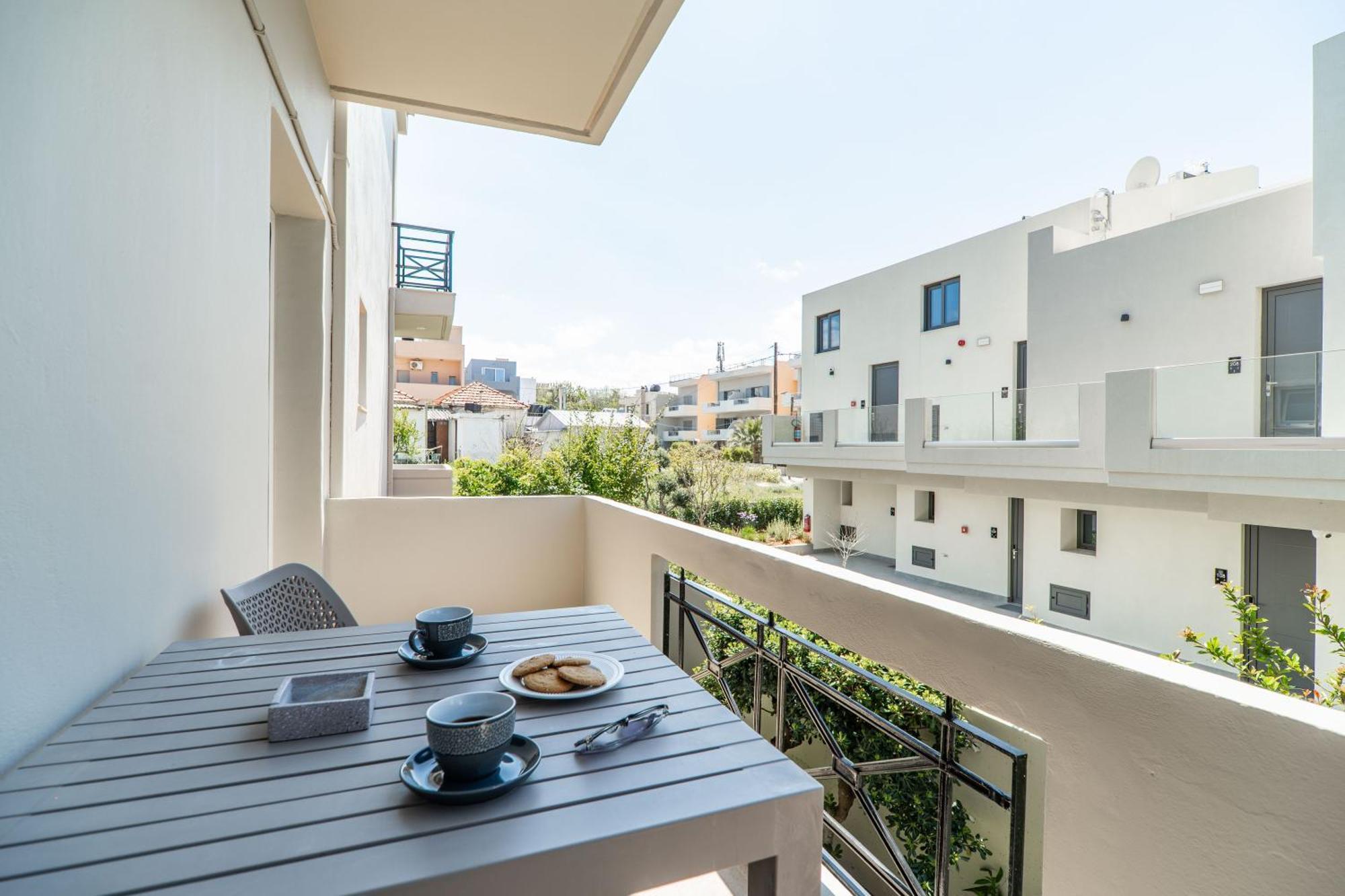Manos Beachside Apartments Agia Marina  Luaran gambar
