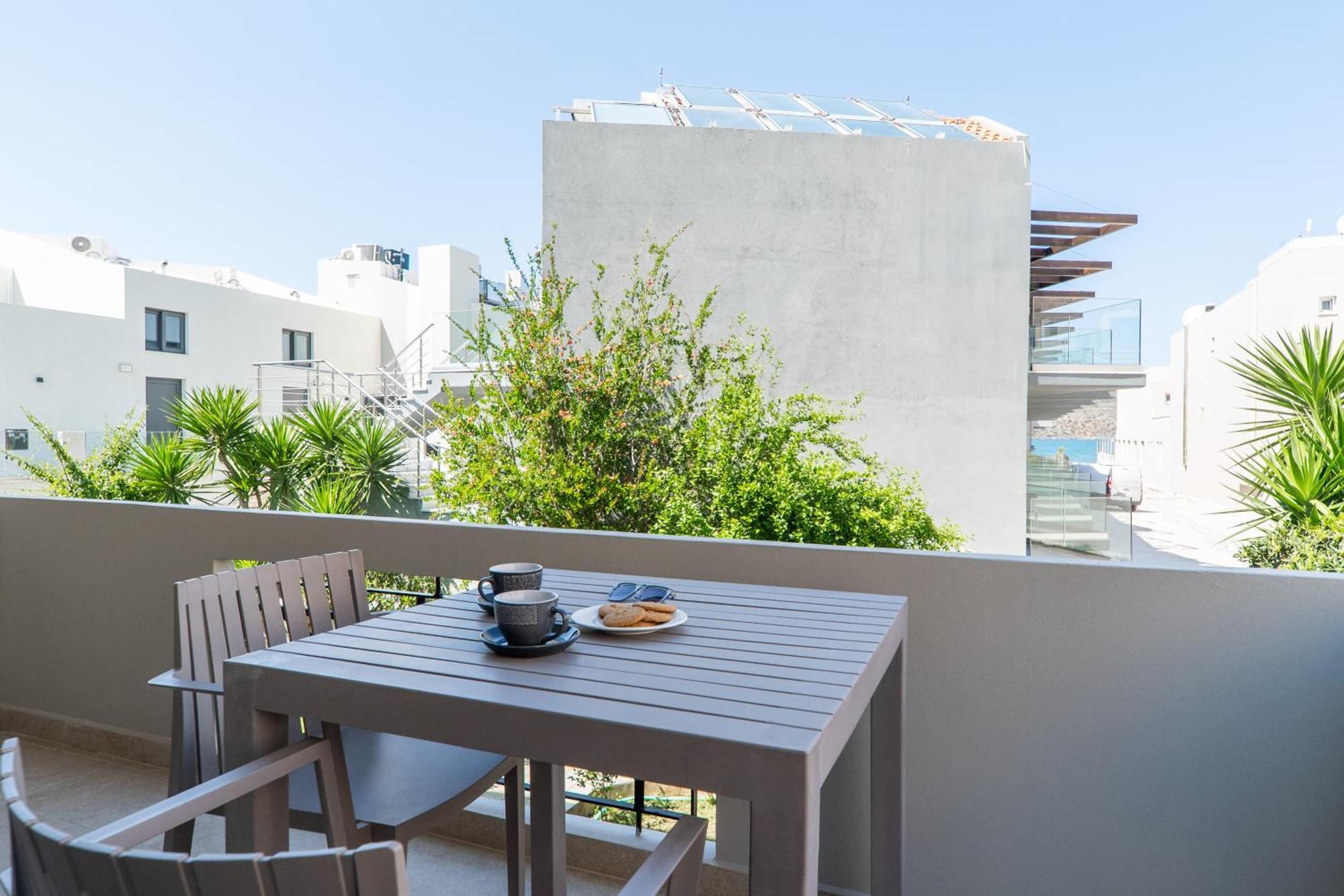 Manos Beachside Apartments Agia Marina  Bilik gambar