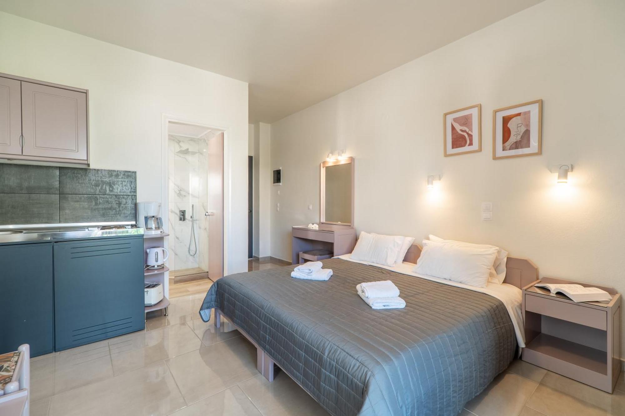 Manos Beachside Apartments Agia Marina  Luaran gambar