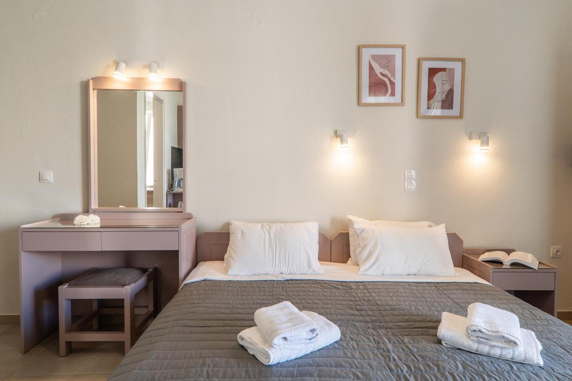 Manos Beachside Apartments Agia Marina  Bilik gambar
